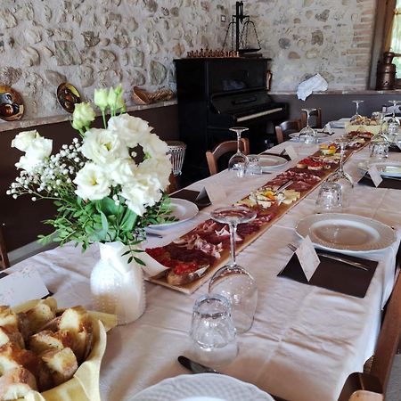 Corte Davini Agriturismo 蒙赞巴诺 外观 照片