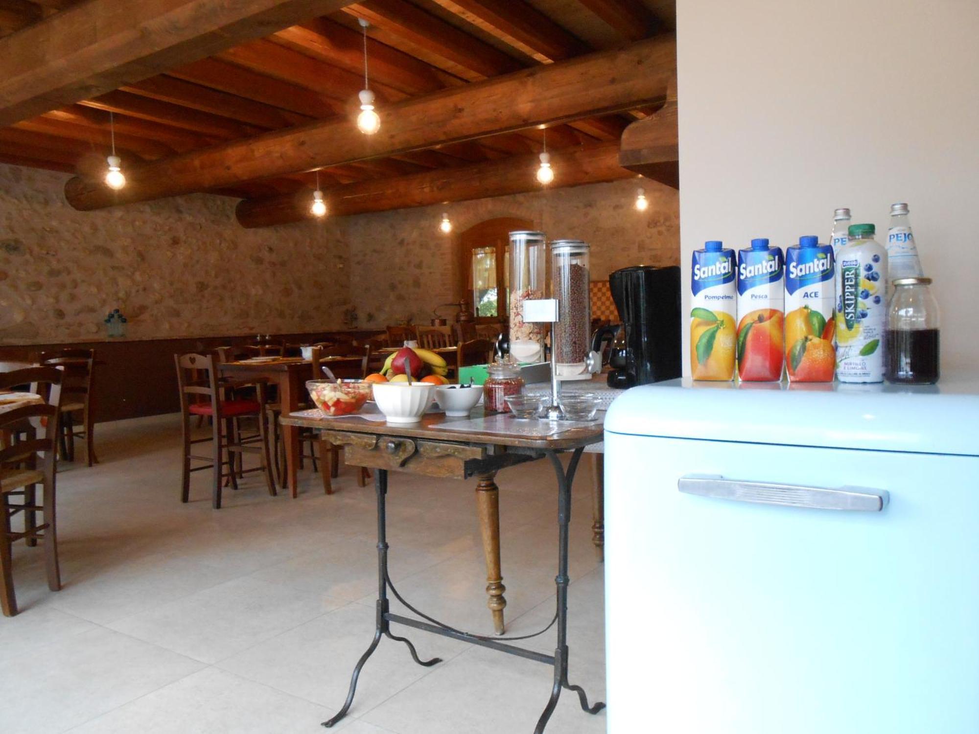 Corte Davini Agriturismo 蒙赞巴诺 外观 照片
